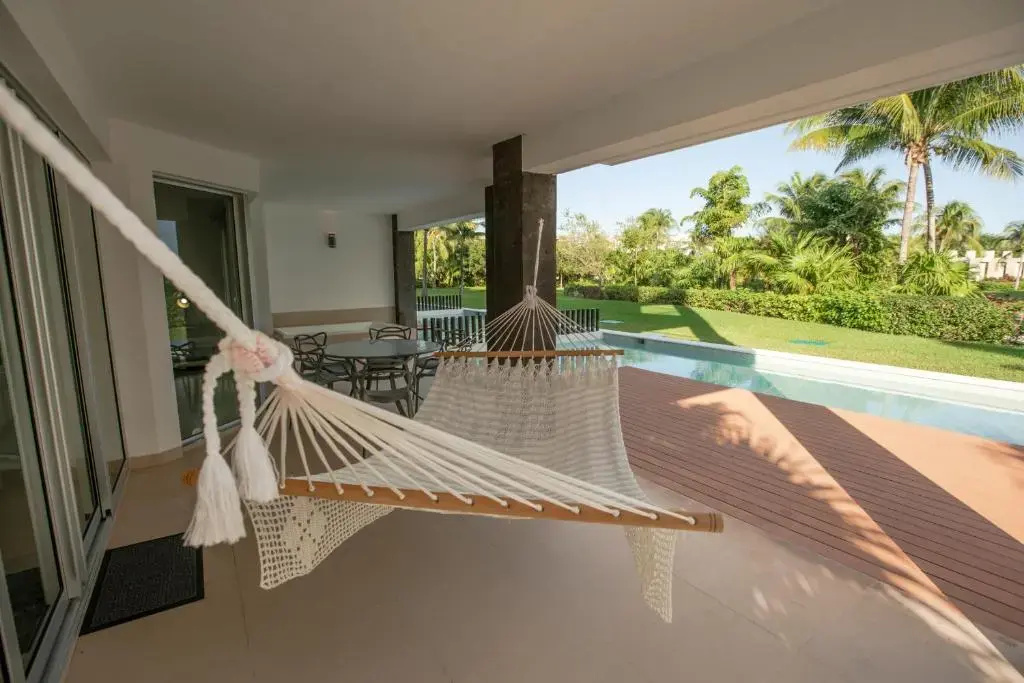 Mareazul Beach Condos At playa del Carmen