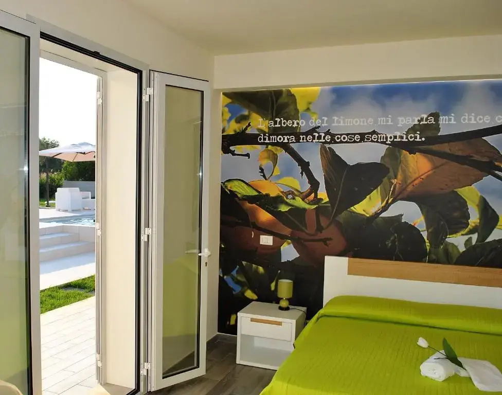 Standard Triple room with pool view
