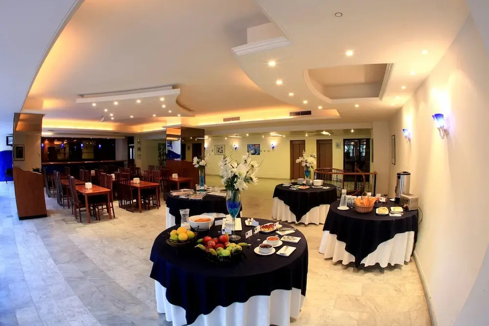 Hotel photo 8