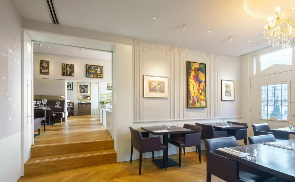 Ambassade Hotel - Général