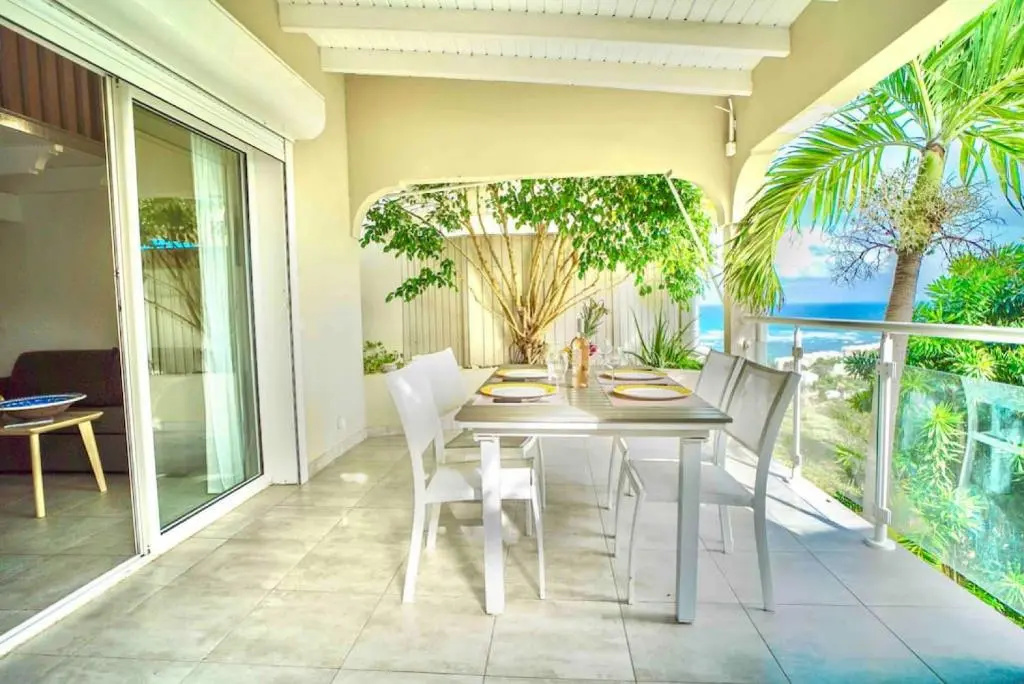 V4 Magical view of the ocean and Saint Barth