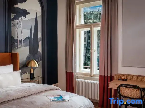 3 Bedrooms Apartment