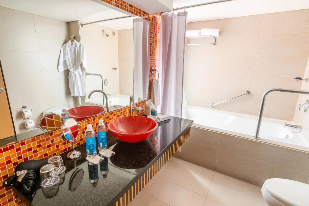 1 Bedroom Double Junior Suite (full double bed)