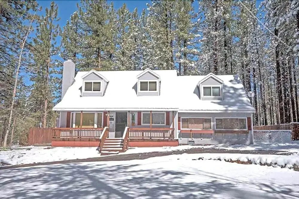 3790 Needle Peak Rd