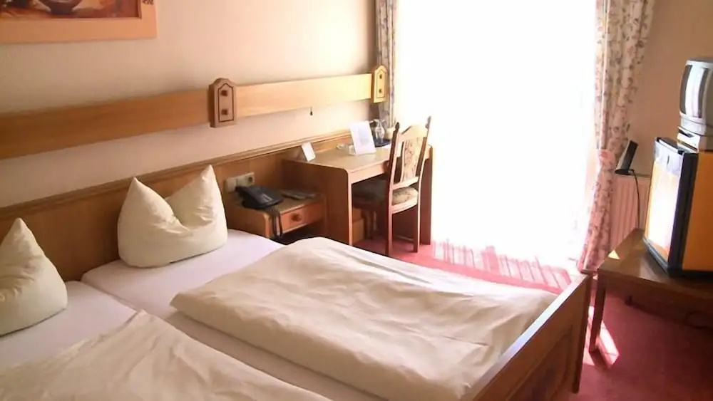 Hotel Zum Neuen Schwan - Chambres