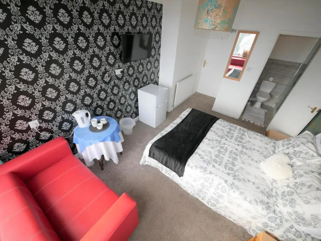 Deluxe Double room (full double bed)