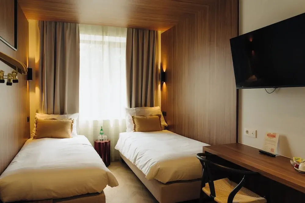 Standard Double room with courtyard view (twin beds)