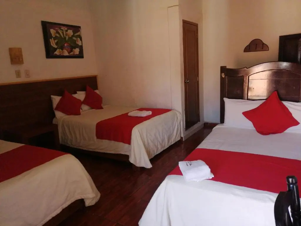 Standard Triple room