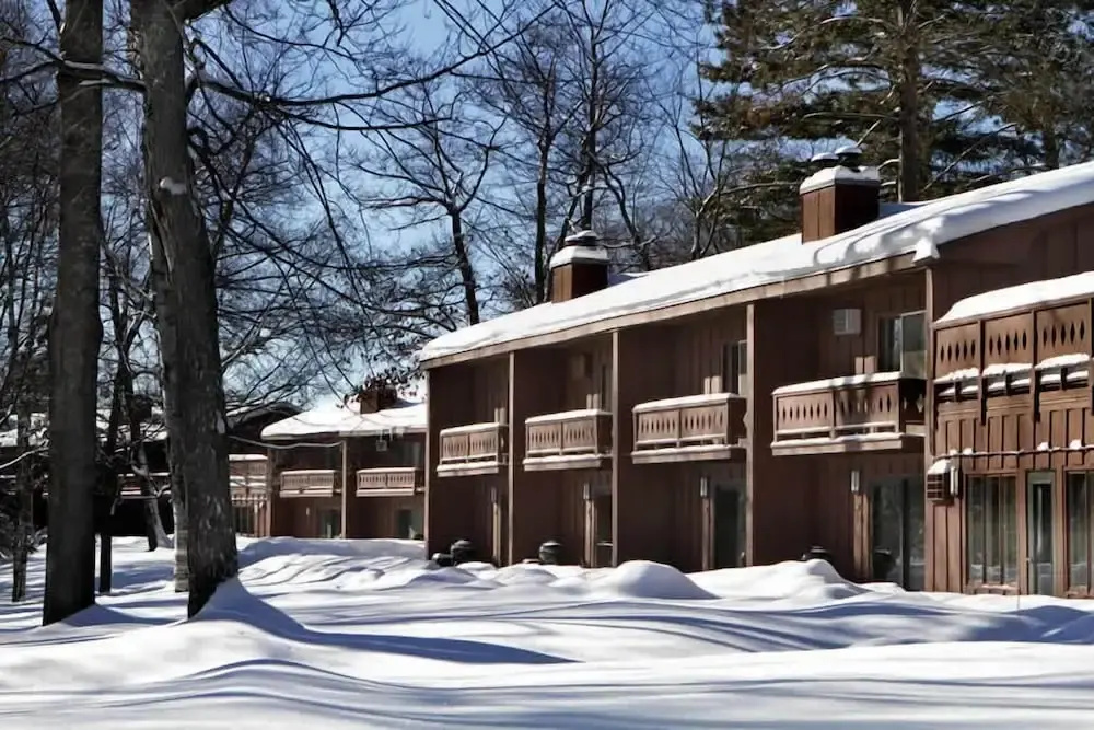 Lake Forest Resort & Club