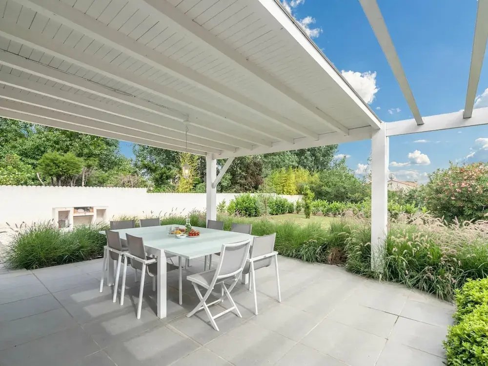 Luxurious Villa in Saint Genies de Fontedit With Heated Pool