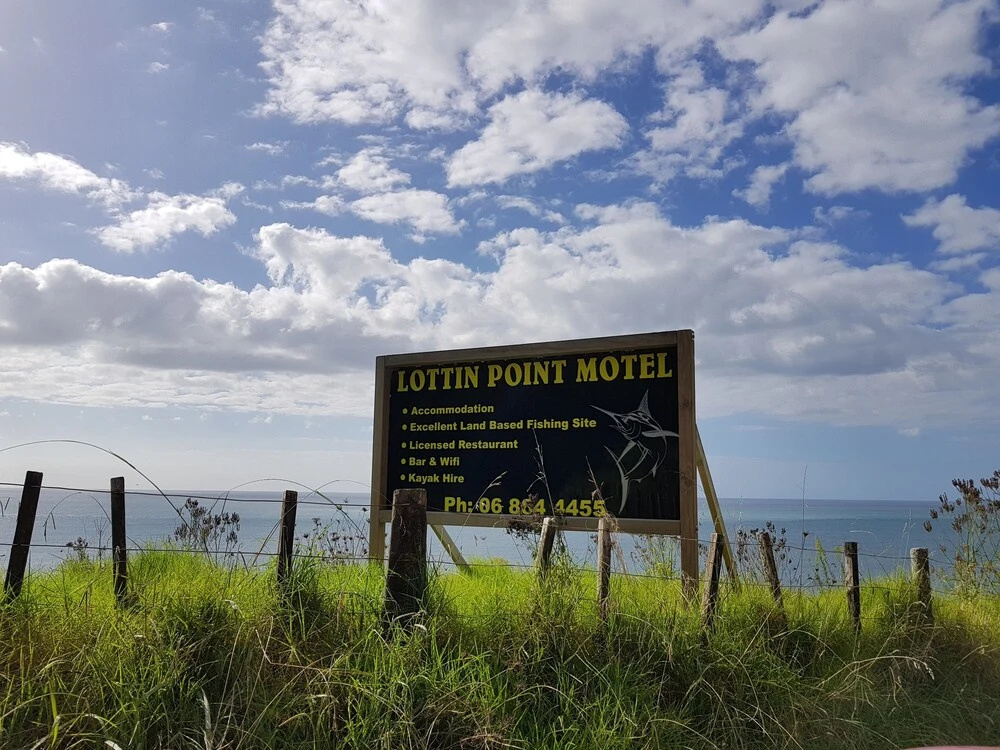 Lottin Point Motel