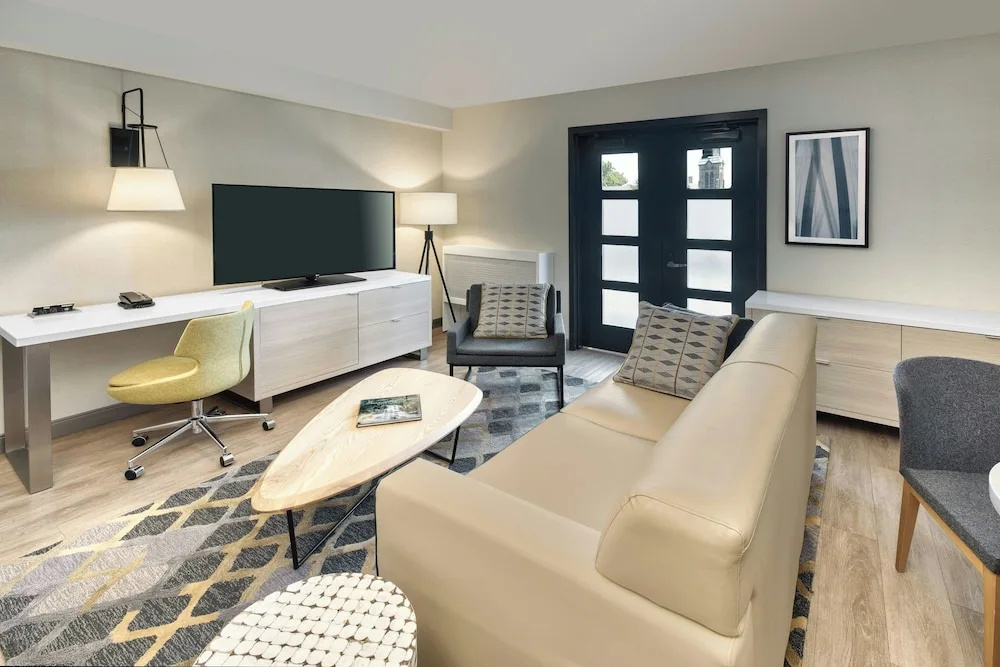 1 Bedroom Suite with balcony