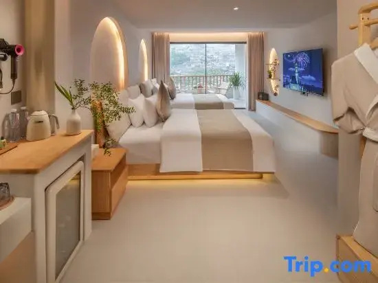 Deluxe Double room with balcony (twin beds)