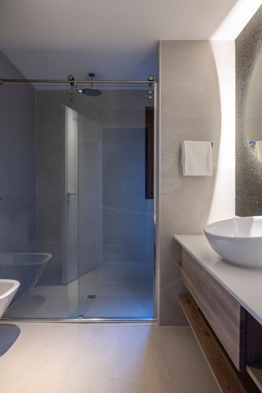 Superior Double room with city view (full double bed)