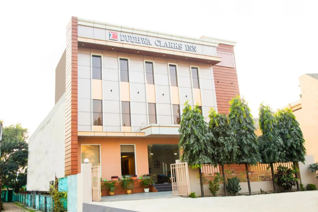 Clarks Inn Dudhwa