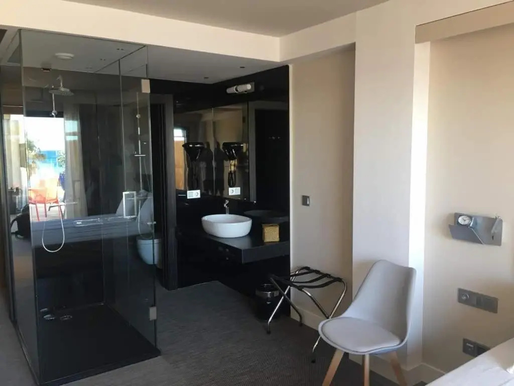 Standard Double room with sea view (full double bed)