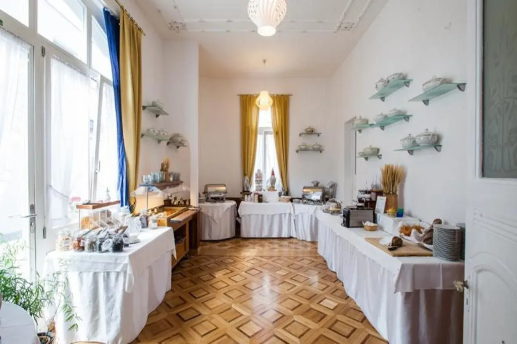 Carlton-Europe Vintage Adults Hotel - Général