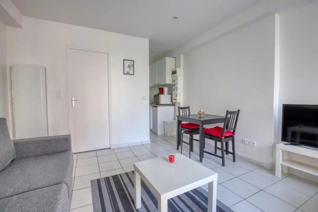 Refurbished Apt Near The Ourcq Canal