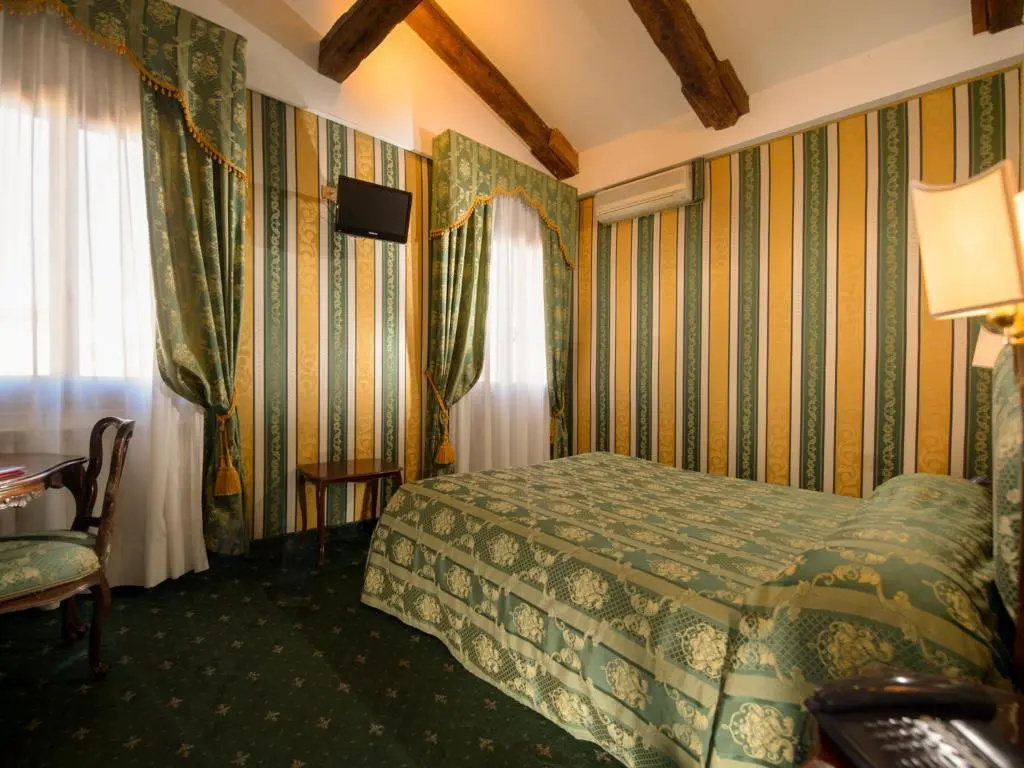 Superior Double room (full double bed)