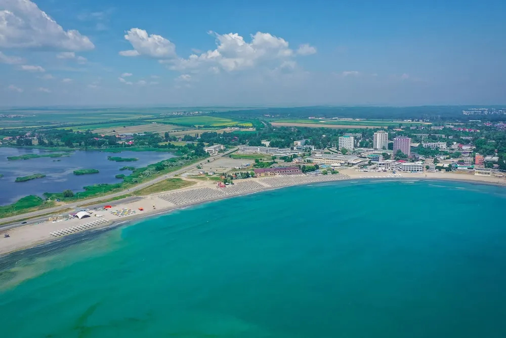 Beach & Waterfront