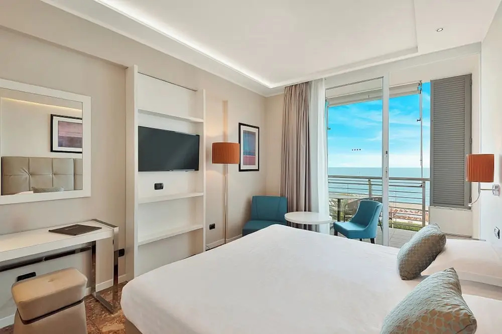 Standard Double room with balcony and with sea view (full double bed)