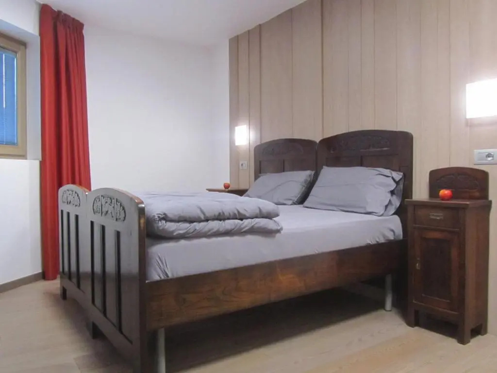 Economy room