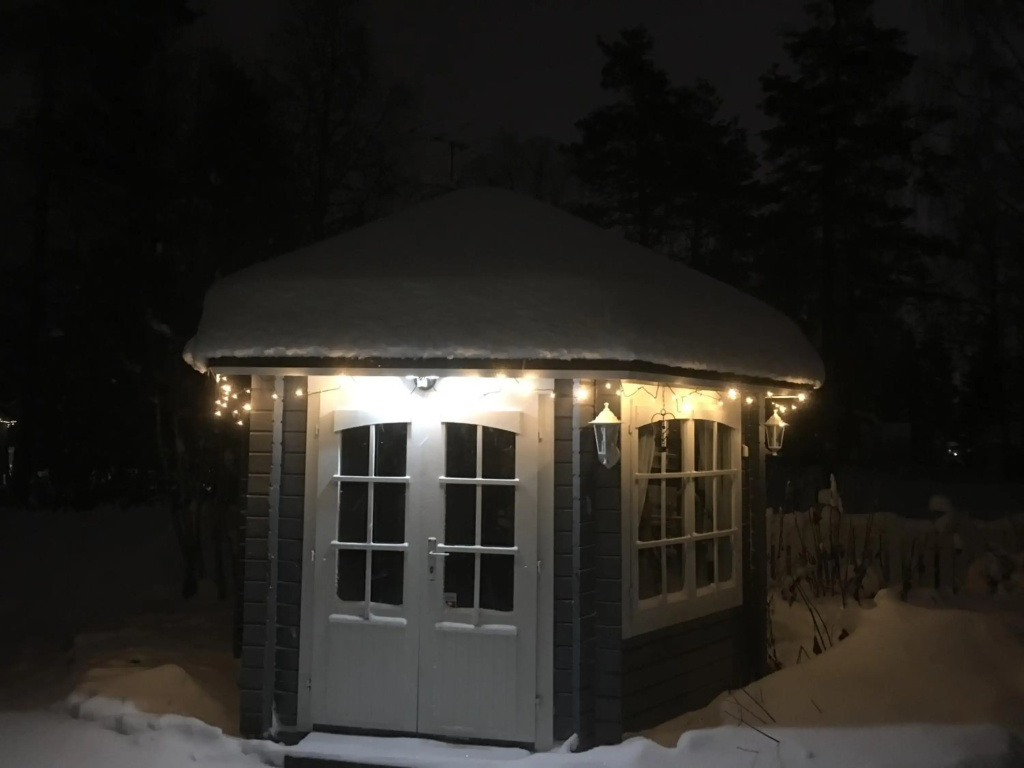 Tilava talo lähellä keskustaa