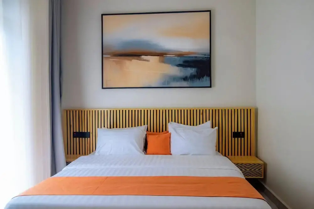 Serene Apartment — фото