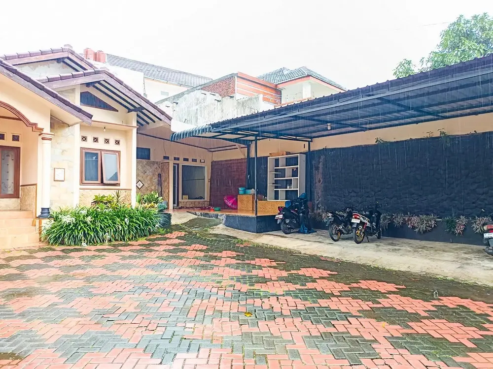 RedDoorz @ Dewa Breeze Inn Near Paralayang