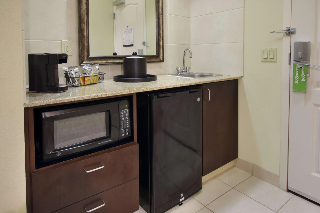 Double Studio (full double bed)