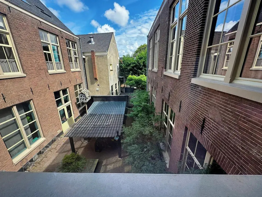 Double Junior Suite with courtyard view (full double bed)