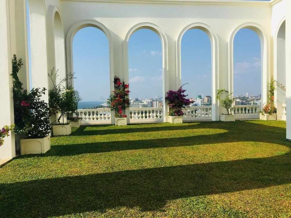 De Saram Residencies