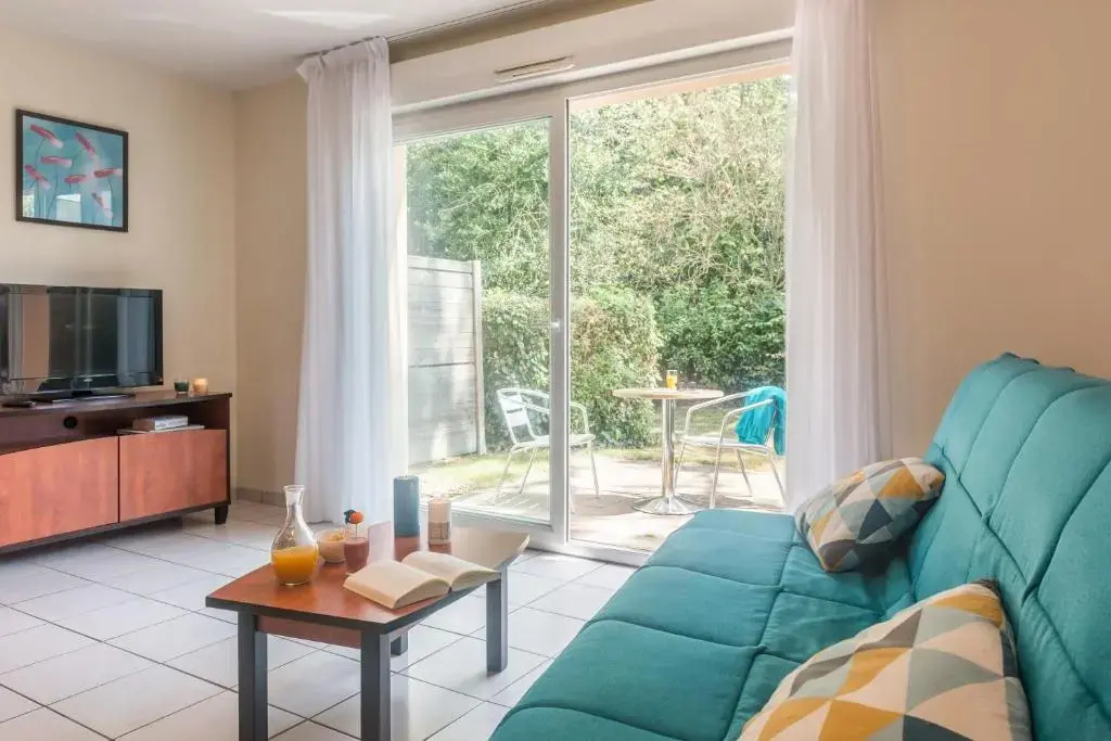 3 Bedrooms Apartment