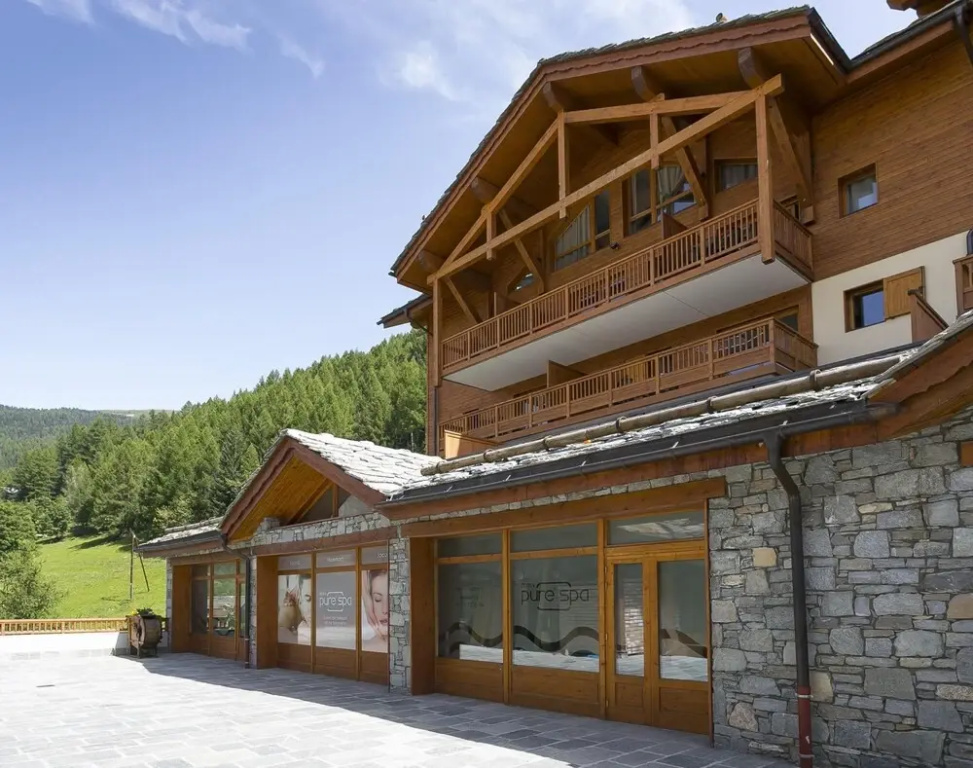 Apartment in Sainte-foy Near Ski Lifts