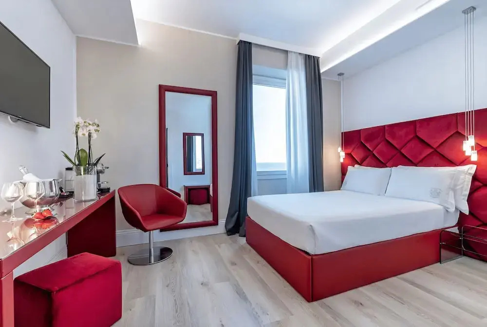 Deluxe Single room (single bed)