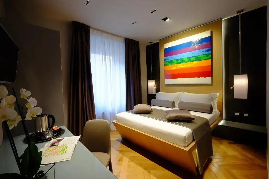 Standard Double room with city view (full double bed)