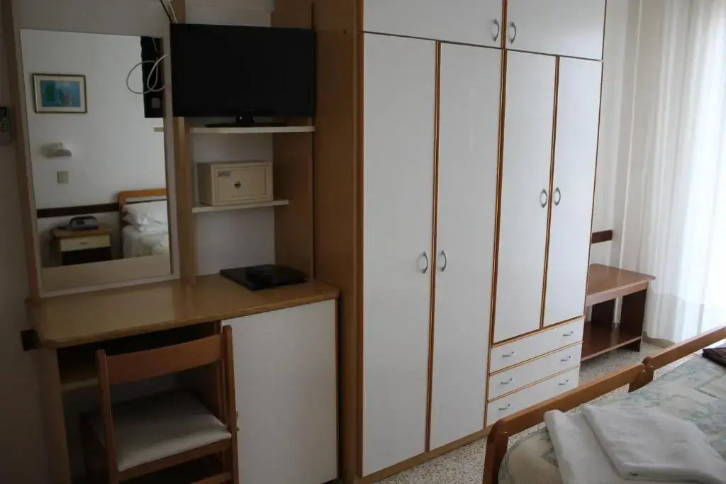 Standard Quadruple room with sea view