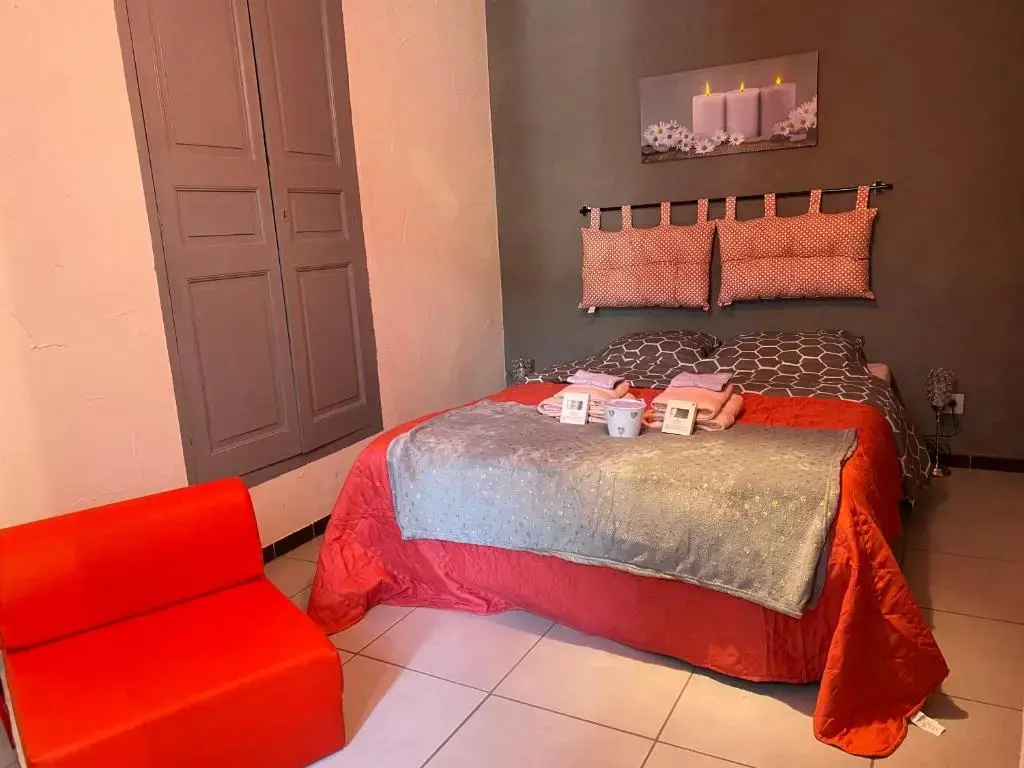 Standard Double room (full double bed)