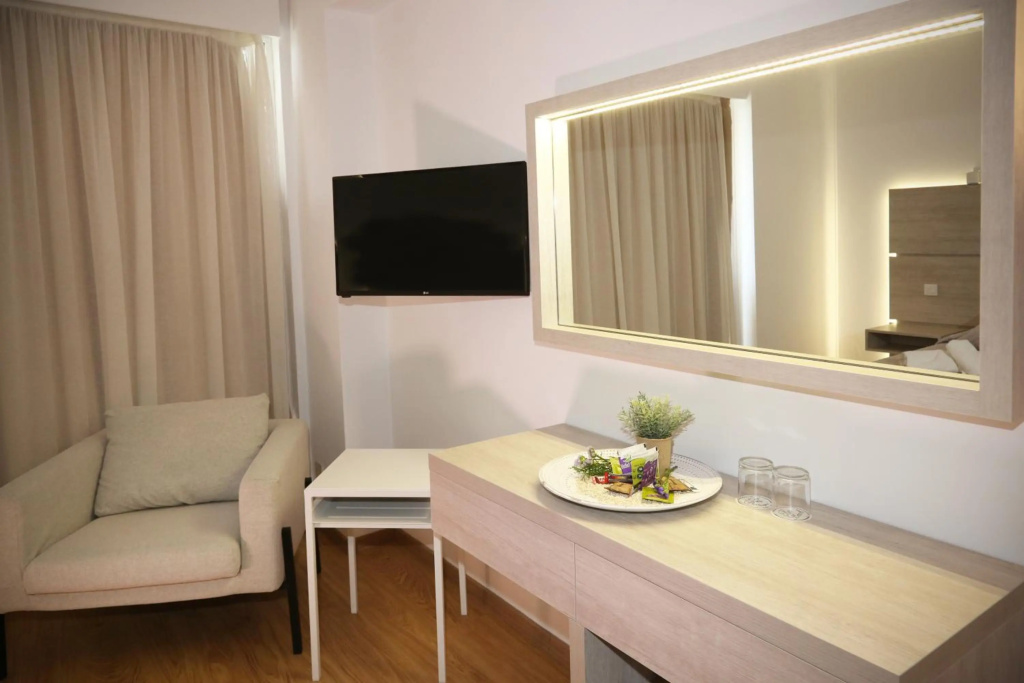 Pier Beach Hotel Apartments — 3