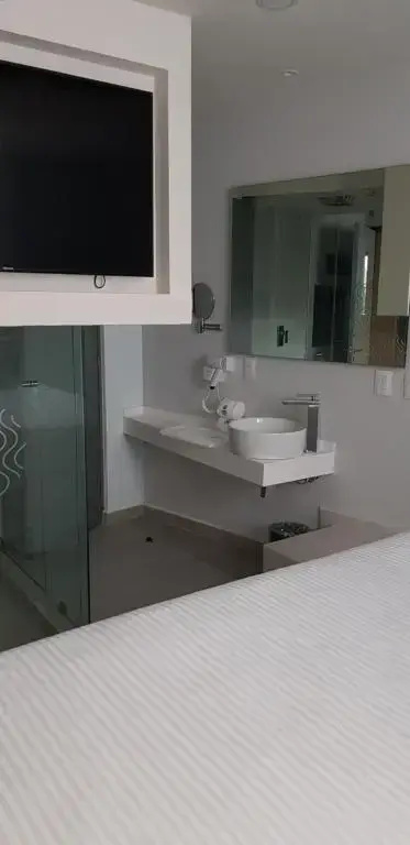 Deluxe Double room (full double bed)