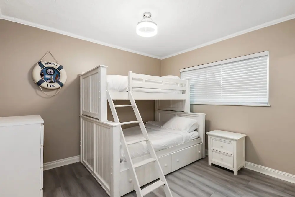 Lower Beach Front Escape Unit A — 5