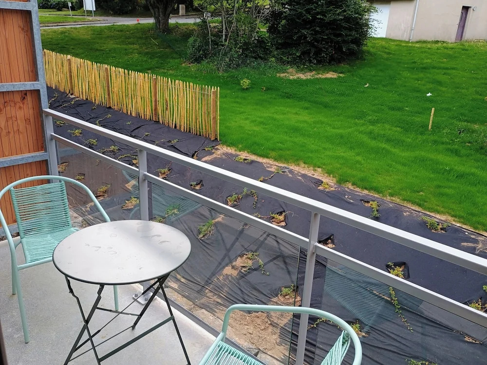 1 Bedroom Comfort Double room with balcony (full double bed)