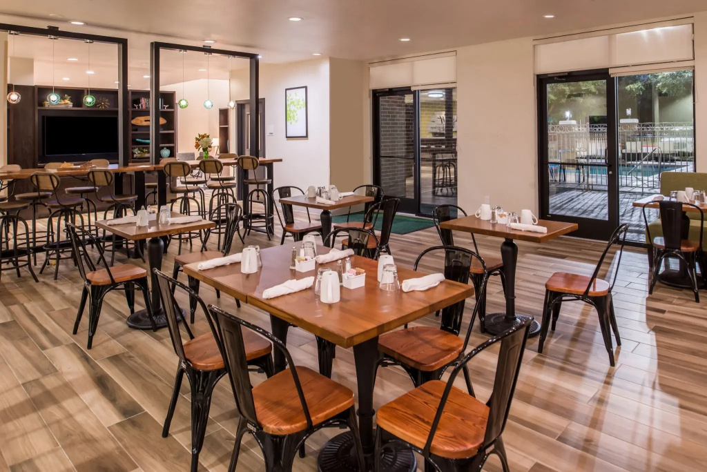 Holiday Inn & Suites Dallas-Addison by IHG - Général