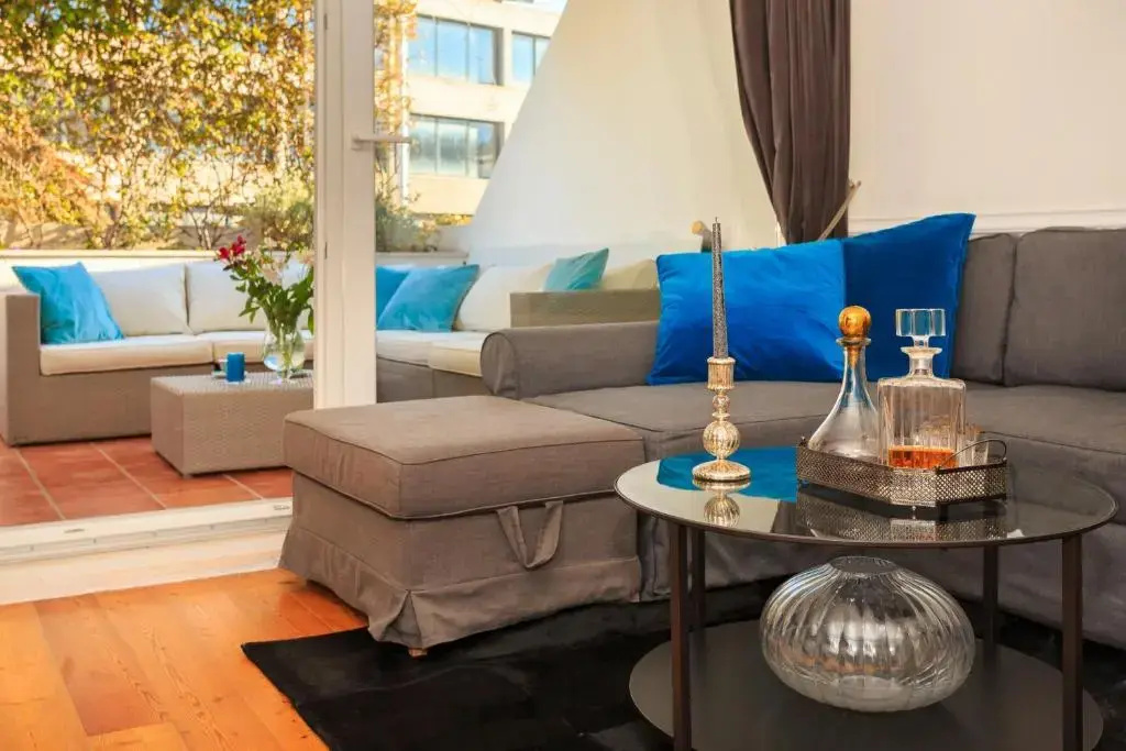 2 Bedrooms Apartment
