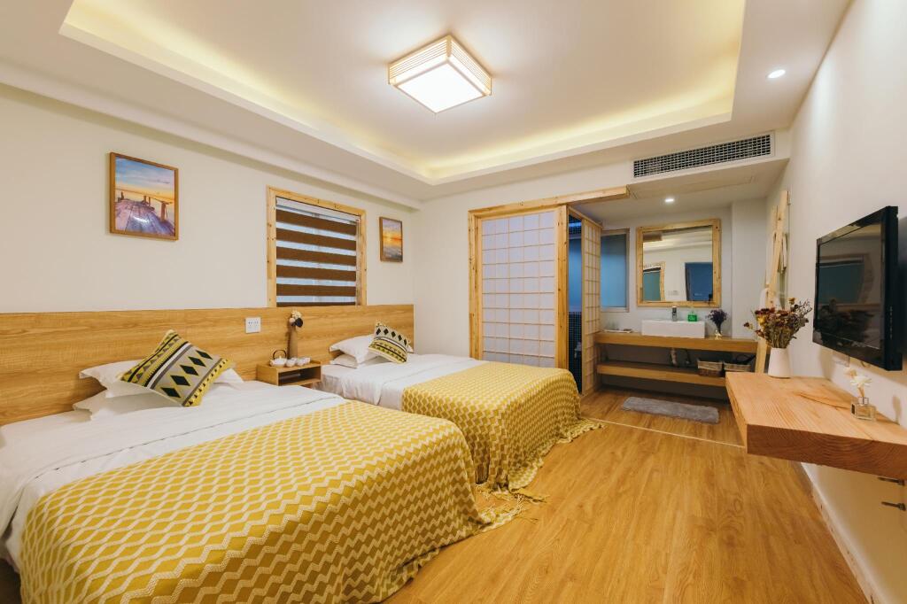 設有露台及景觀的標準雙人房，配有雙人床