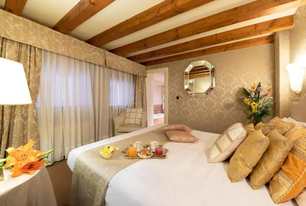 Classic Double room (full double bed)