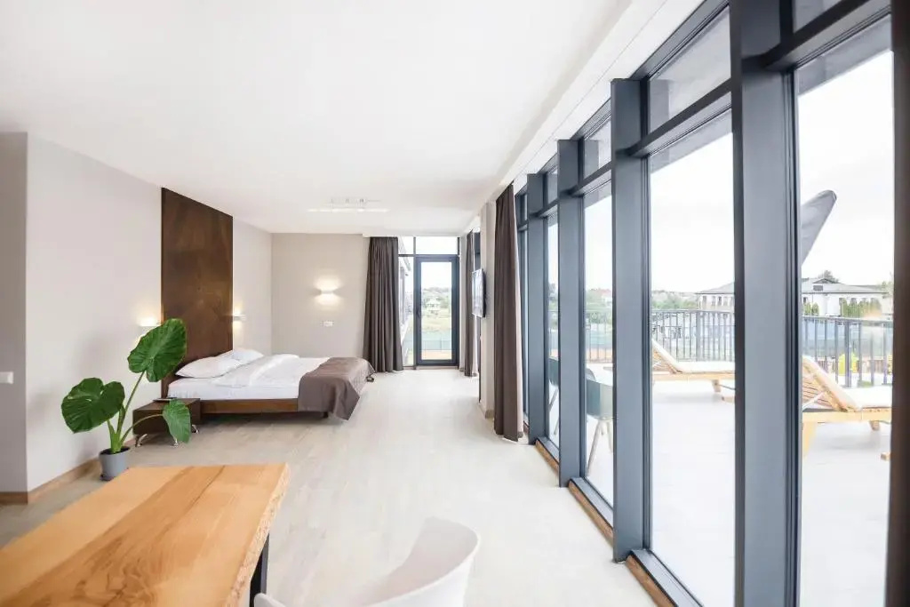 Suite with pool view