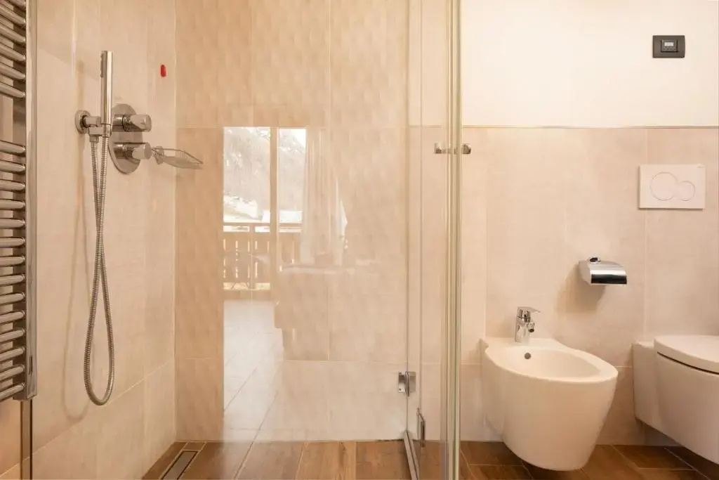 Standard Double room with balcony (full double bed)