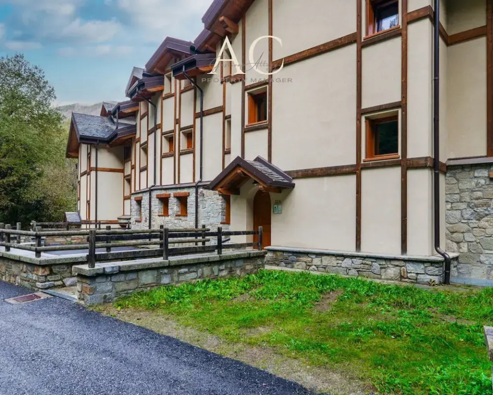 Woodpecker s Chalet in Tem