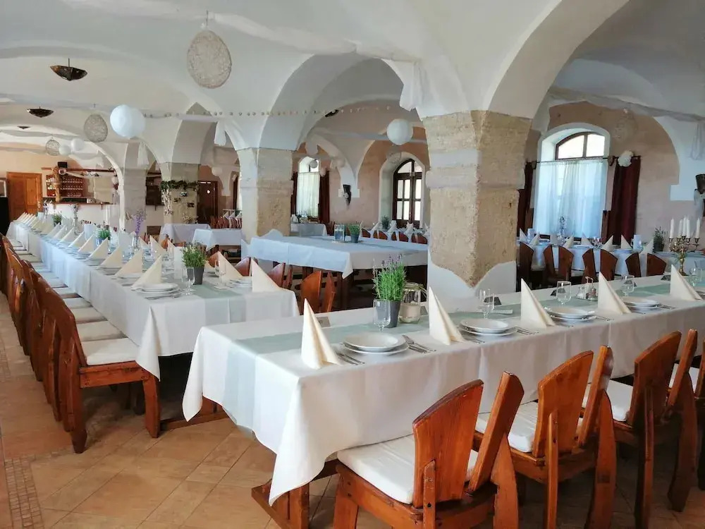 Józsi Bácsi Vendéglője és Szállodája - фото 28